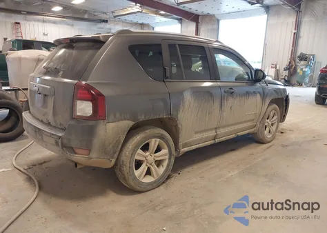 2016 Jeep Compass Sport z USA, uszkodzony, nr VIN 1C4NJDBB0GD757086